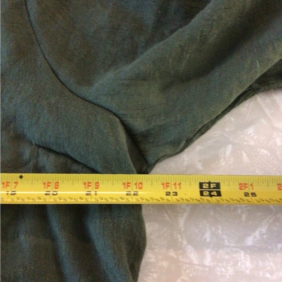 Signature 1studio plus size 1X women’s army green black floral button down shirt - Picture 5 of 5